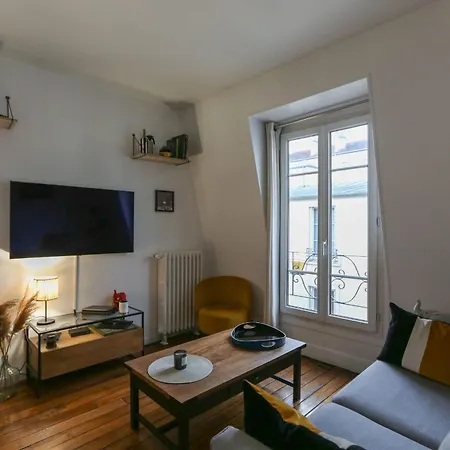 Magnificent Renovated In 17th Apartment Paris